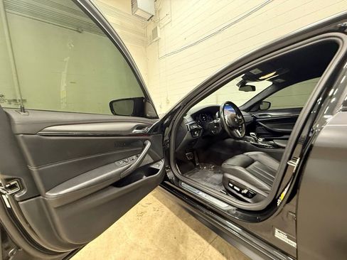 Used 2023 BMW M5 image 52