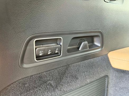 Used 2024 Mercedes-Benz GLS 580 4MATIC image 41