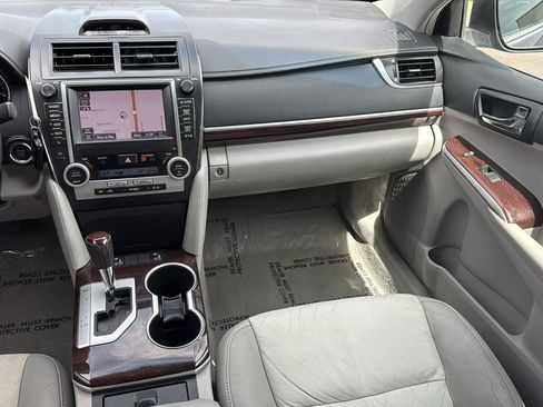 Used 2012 Toyota Camry XLE FWD image 37