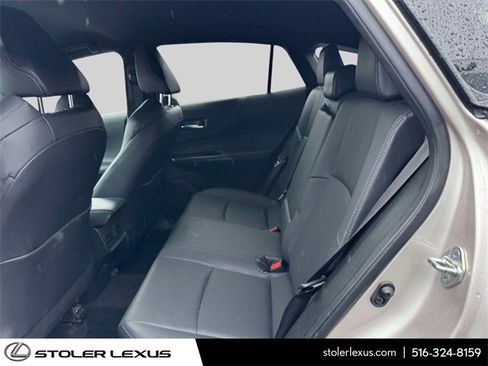 Used 2023 Toyota Venza Limited image 15