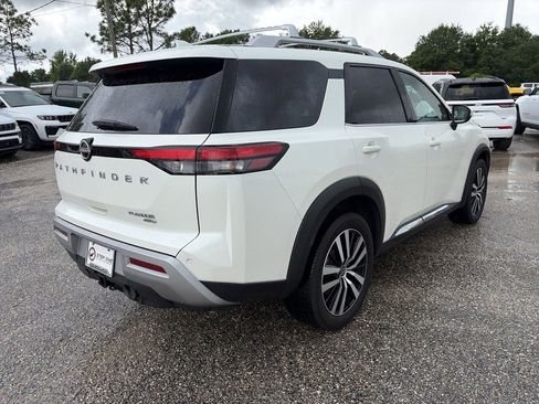 Used 2023 Nissan Pathfinder Platinum AWD/4WD image 6
