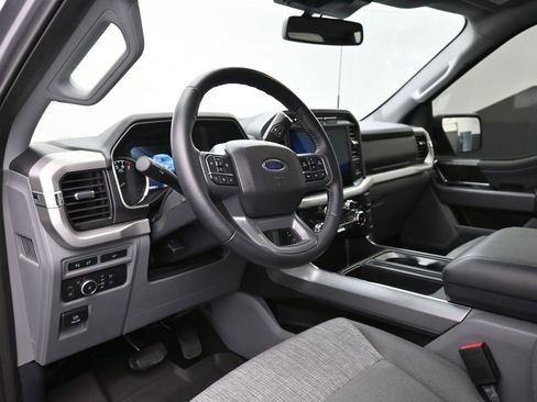 Certified 2022 Ford F150 XLT w/ Equipment Group 302A High image 18