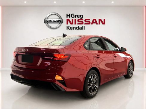 Used 2022 Kia Forte LXS FWD image 4