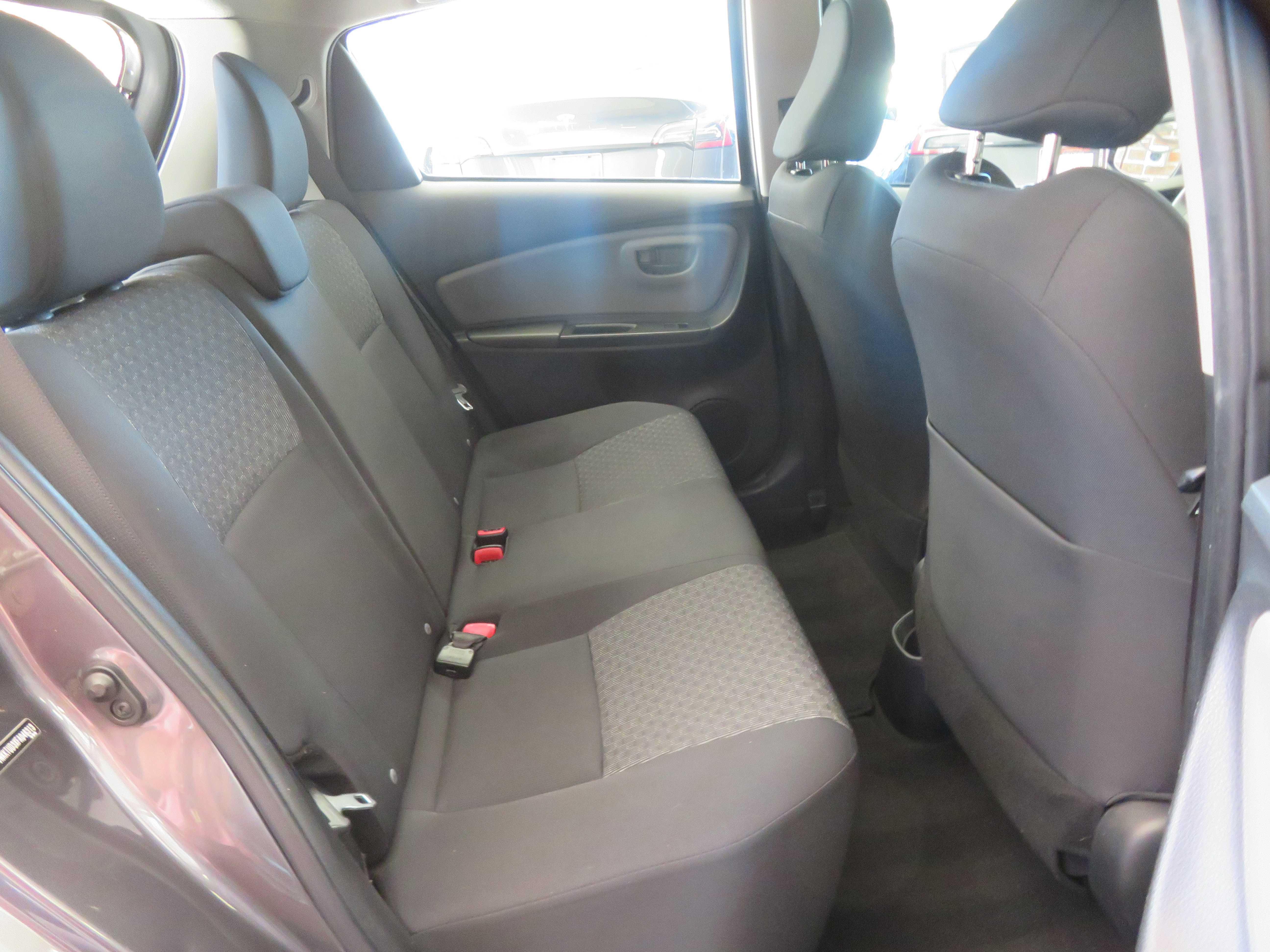Used 2015 Toyota Yaris L FWD image 22