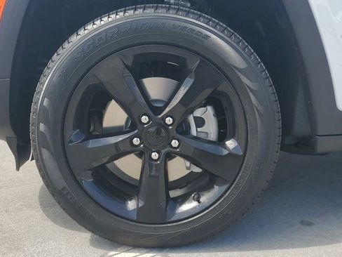 New 2025 Jeep Grand Cherokee L Limited w/ Black Appearance Package image 6