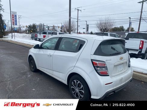 Used 2017 Chevrolet Sonic LT image 5