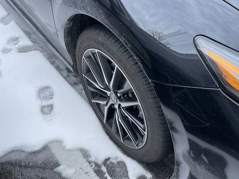 Used 2024 Toyota Camry SE image 9