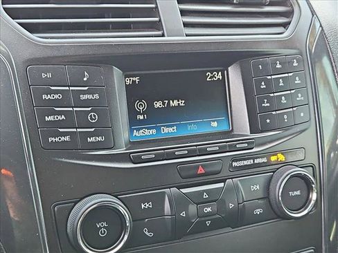 Used 2018 Ford Explorer XLT FWD image 19