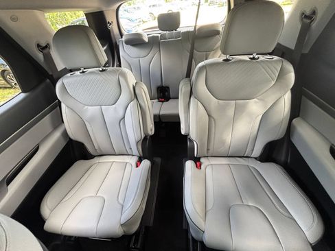 Used 2025 Hyundai Palisade SEL AWD/4WD image 42
