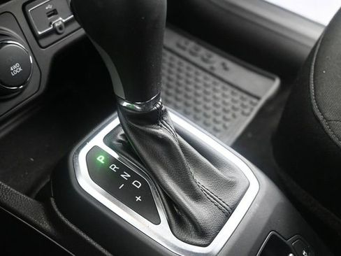 Used 2019 Jeep Renegade Sport image 12