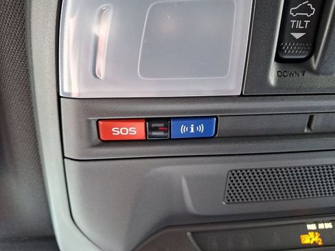 Used 2025 Subaru Crosstrek 2.5i Sport AWD/4WD image 34