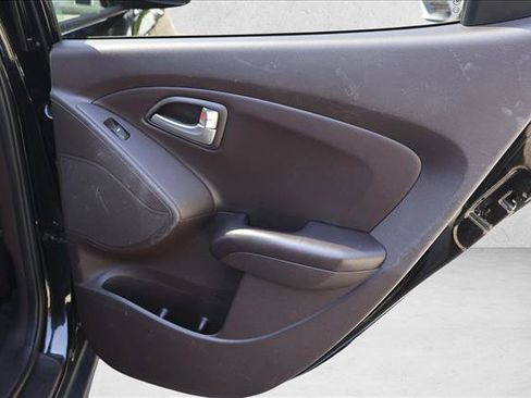 Used 2013 Hyundai Tucson GLS FWD image 25