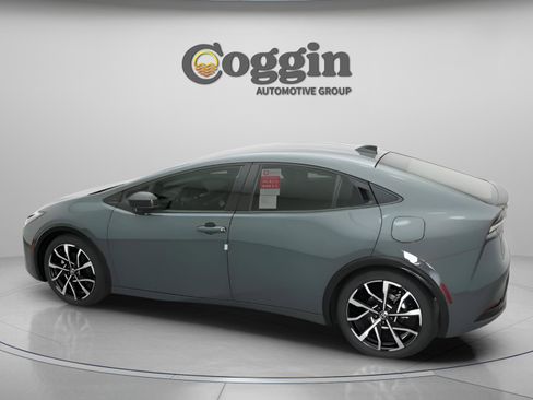 New 2026 Toyota Prius Plug-In Hybrid image 9