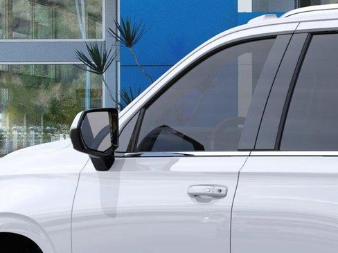 Used 2026 Chevrolet Tahoe LT RWD image 12