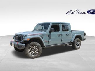 Used 2025 Jeep Gladiator Rubicon w/ Convenience Group AWD/4WD video 1