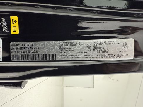 Used 2021 Jeep Wrangler Unlimited Rubicon 4xe w/ Dual Top Group image 15