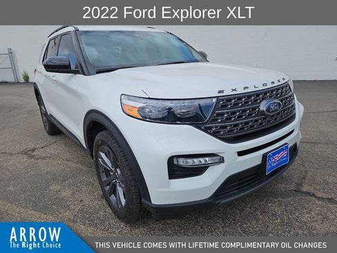Used 2022 Ford Explorer XLT w/ Equipment Group 202A AWD/4WD image 2