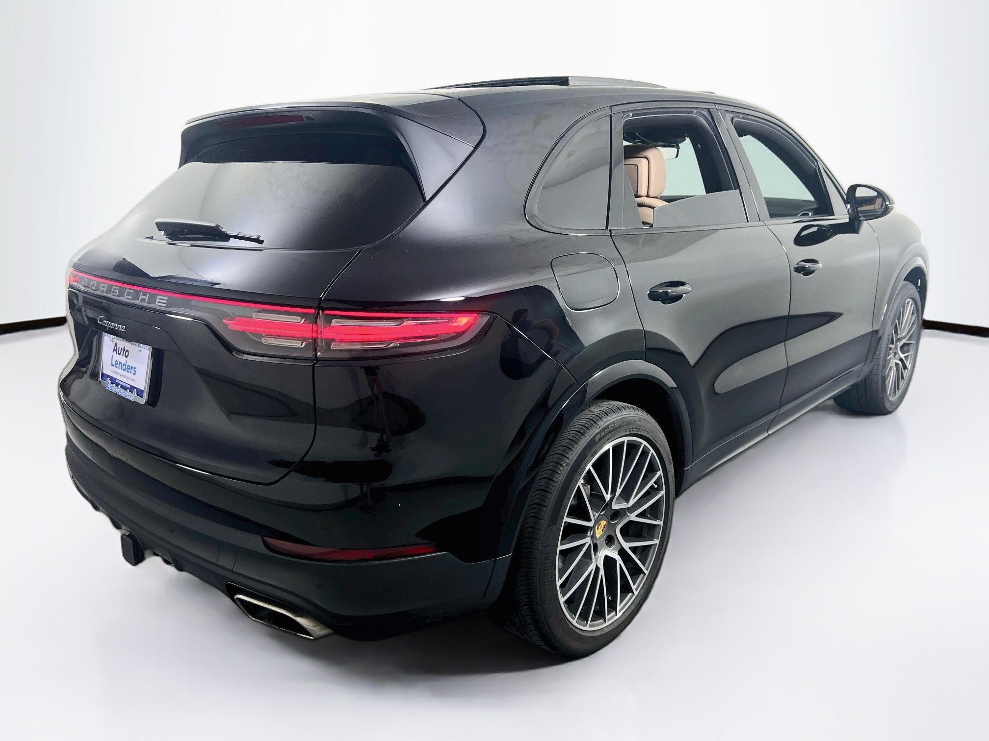 Used 2023 Porsche Cayenne AWD/4WD image 5