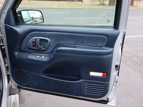 Used 1995 GMC Sierra 2500 4x4 Extended Cab image 24