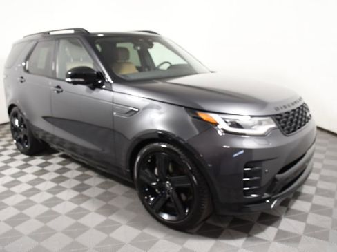Used 2024 Land Rover Discovery Dynamic SE AWD/4WD image 8