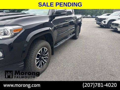Used 2022 Toyota Tacoma TRD Sport w/ TRD Premium Sport Package AWD/4WD image 19