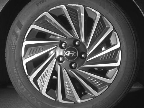 Used 2025 Hyundai Sonata SEL image 13