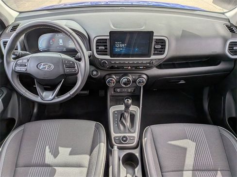 Used 2025 Hyundai Venue Limited image 29