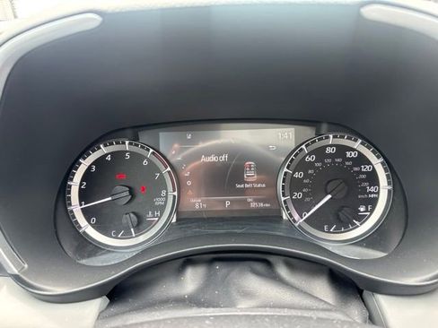 Used 2023 Toyota Highlander XLE FWD image 12