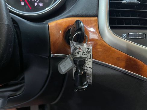 Used 2013 Jeep Grand Cherokee Overland AWD/4WD image 21