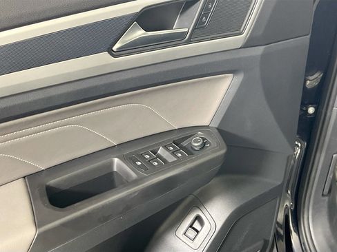 Used 2022 Volkswagen Atlas SEL R-Line image 17