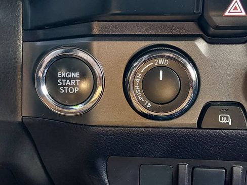Used 2022 Toyota Tacoma TRD Off-Road AWD/4WD image 23