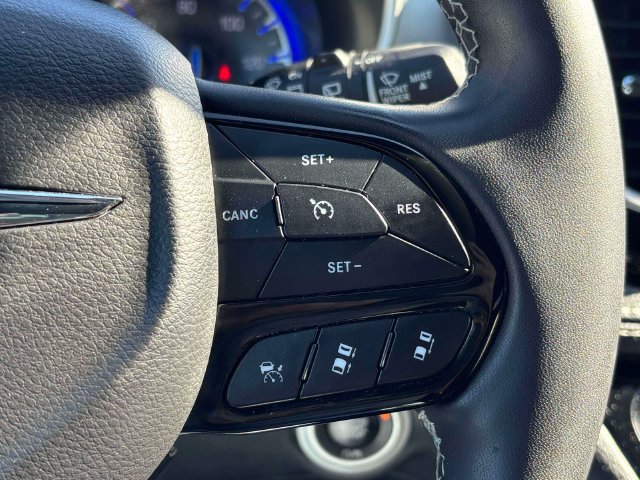 Used 2023 Chrysler Pacifica Touring-L w/ S Appearance Package FWD image 19