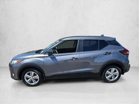 Used 2022 Nissan Kicks S FWD image 9