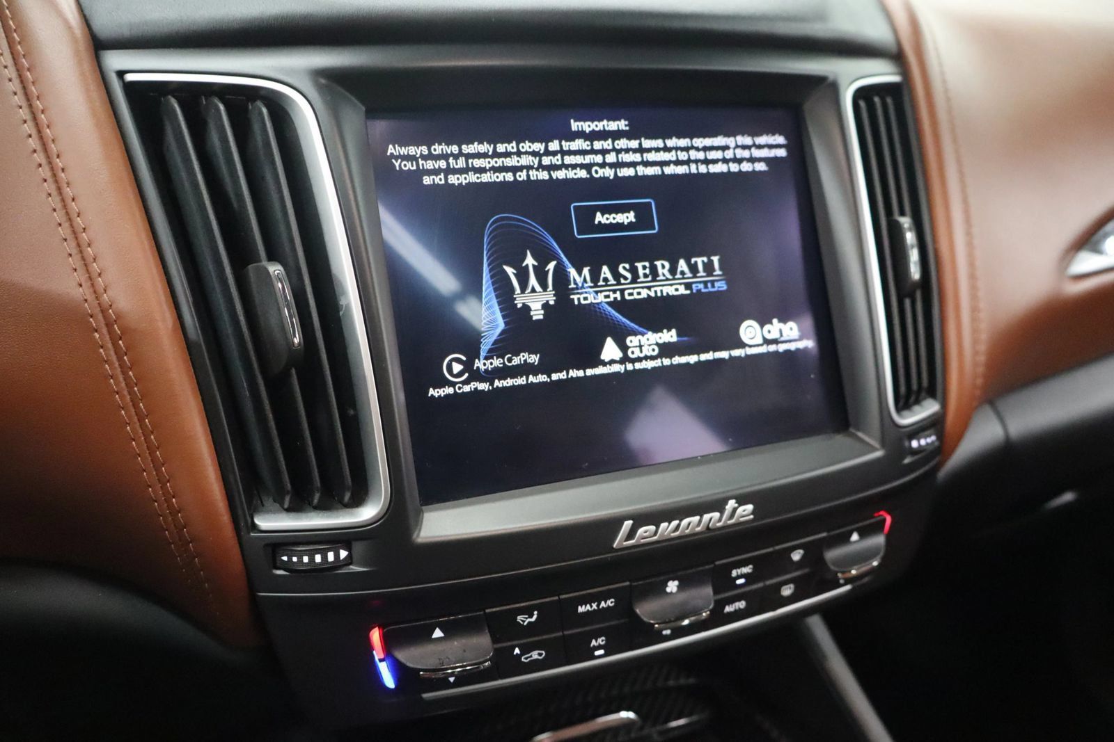 Used 2017 Maserati Levante S AWD/4WD image 21