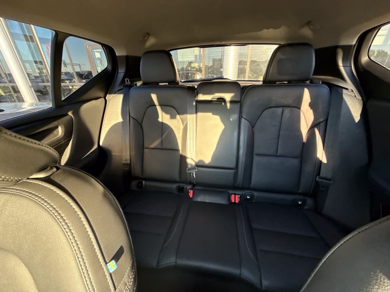 Used 2023 Volvo XC40 B5 Core w/ Convenience Package AWD/4WD image 10