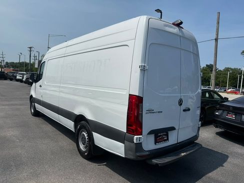 Used 2021 Mercedes-Benz Sprinter 2500 w/ Driver Convenience Package image 6