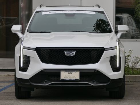 Certified 2024 Cadillac XT4 Sport FWD image 9