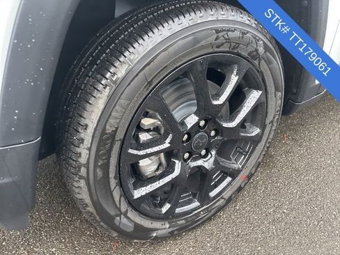 New 2026 Jeep Compass Latitude image 5