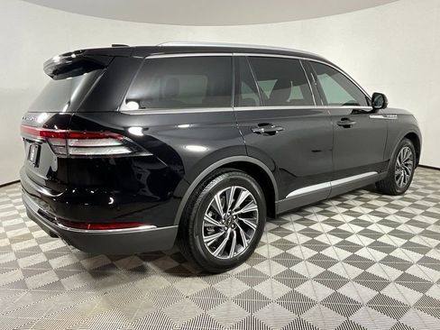 Used 2026 Lincoln Aviator Premiere image 4