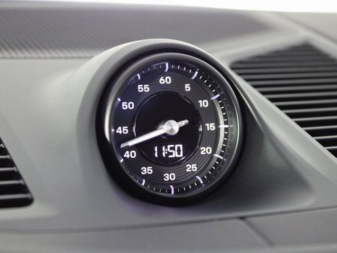 Certified 2025 Porsche Cayenne Coupe image 28