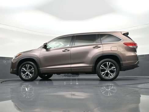 Used 2018 Toyota Highlander Plus image 22