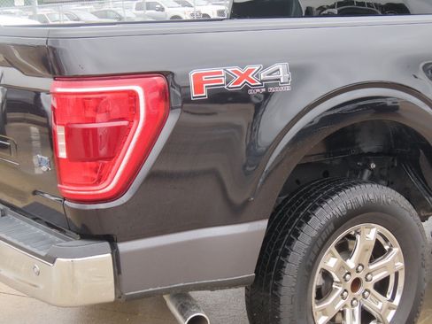 Used 2021 Ford F150 XLT w/ Equipment Group 302A High AWD/4WD image 12