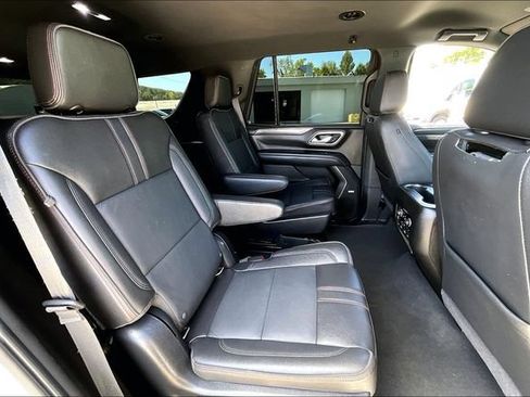 Used 2021 Chevrolet Tahoe RST w/ Luxury Package AWD/4WD image 28