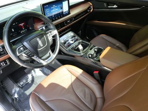 Used 2023 Lincoln Nautilus Reserve AWD/4WD image 11