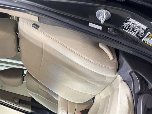 Used 2012 Hyundai Santa Fe GLS image 18