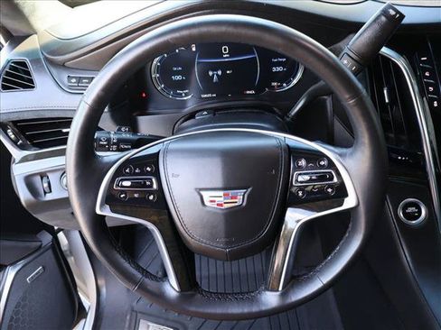 Used 2017 Cadillac Escalade Platinum AWD/4WD image 14