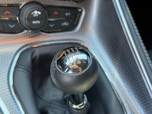 Used 2015 Dodge Challenger SRT Hellcat image 27