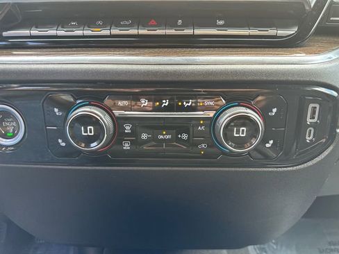 Used 2023 Chevrolet Silverado 1500 LT image 42