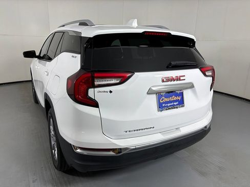 Used 2024 GMC Terrain SLT FWD image 6