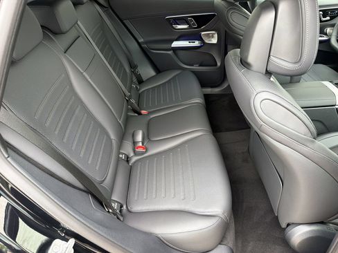 Used 2026 Mercedes-Benz GLC 300 4MATIC image 31